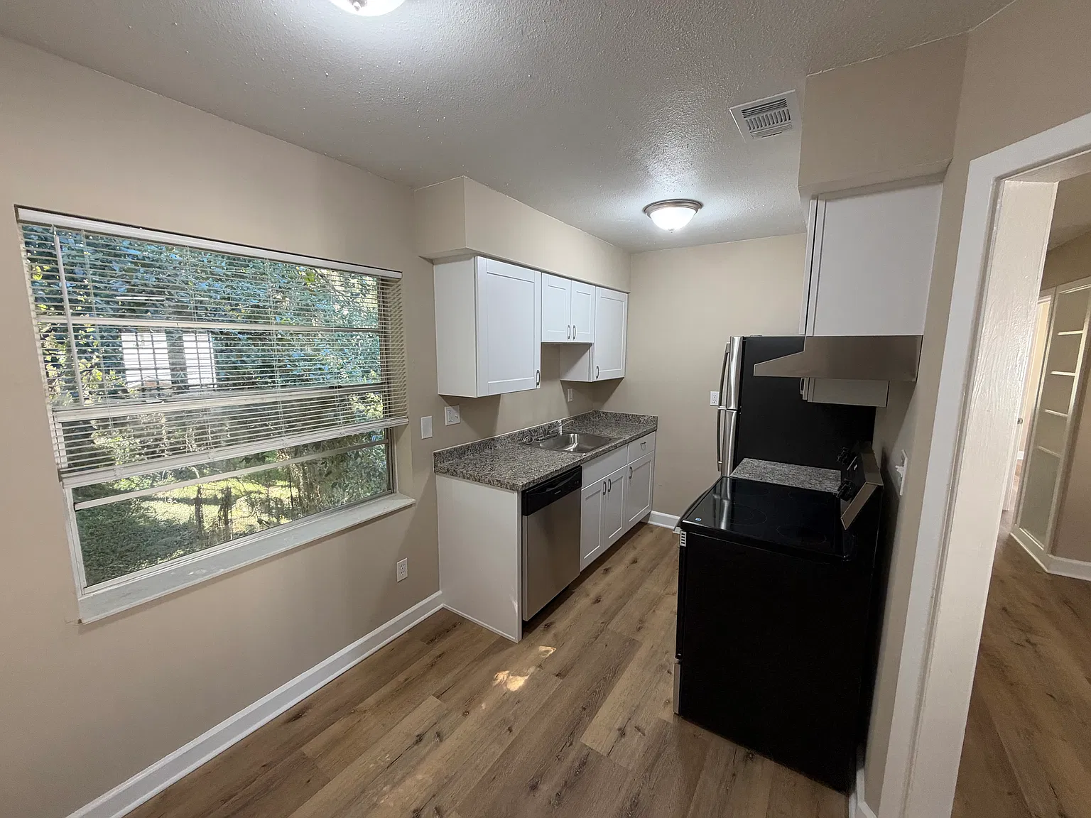 2 bed, 800 sqft, $1,195 — Photo 4