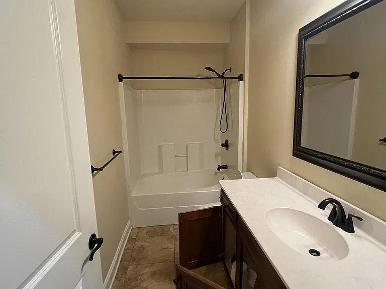 808 Pine Alley St — Photo 6