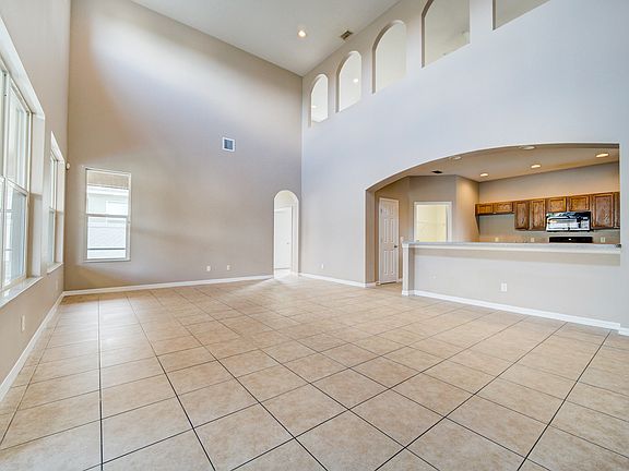3rd image of 12803 Hyland Ln