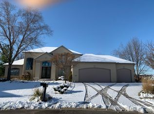2605 Oakview Ln NE, Rochester, MN 55906