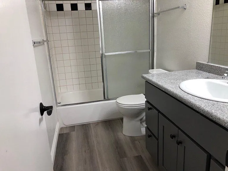 515 S Lafayette Park Pl — Photo 8
