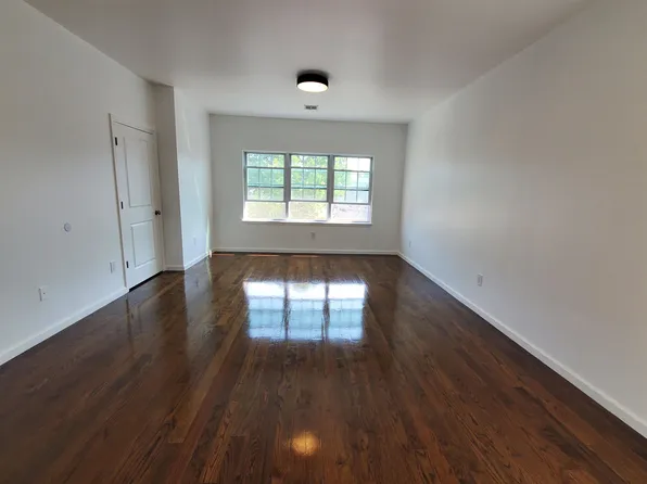 10 Mechanic St #2, Bayonne, NJ 07002