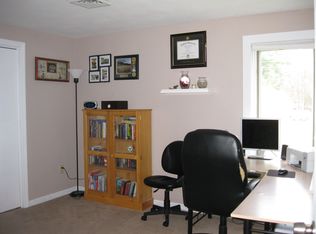 15 Saint Laurent Dr, Hudson, NH 03051