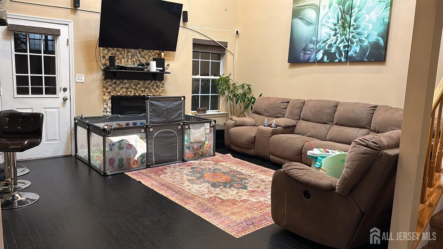 3 bed, 2.5 bath, 1981 sqft, $3,700 — Photo 4