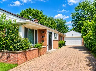 6647 N Lawndale Ave, Lincolnwood, IL 60712