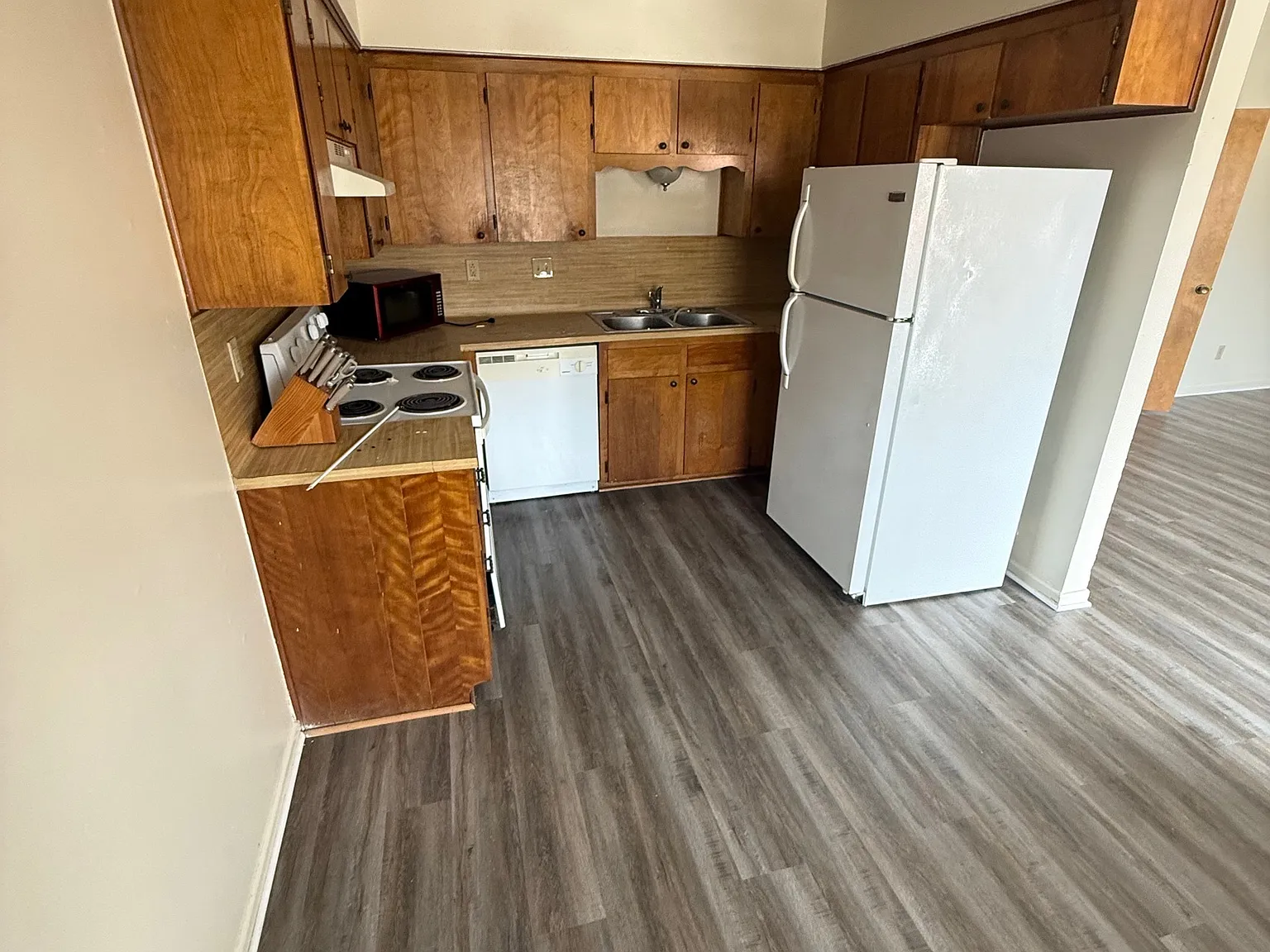 208 Veterans Ave — Photo 2