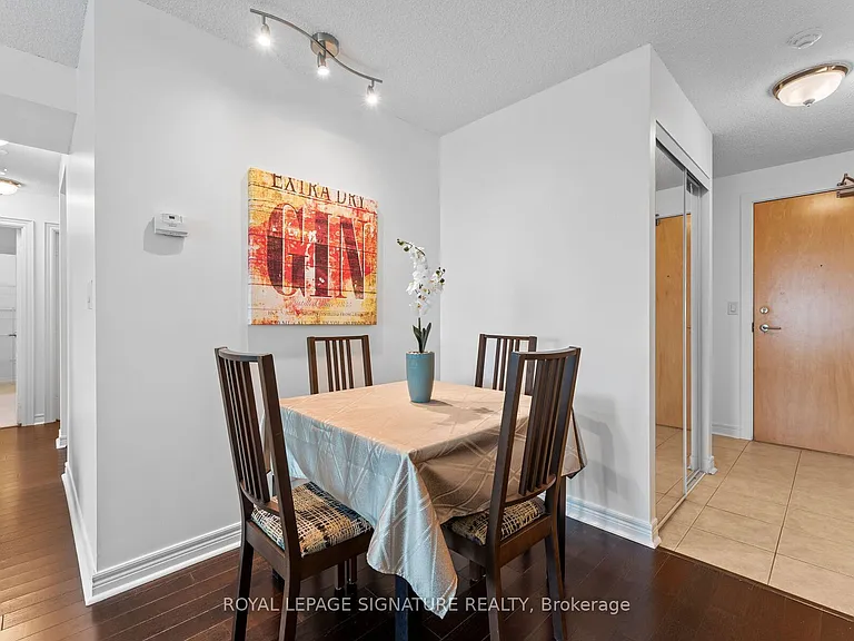212 Eglinton Ave E #1411 — Photo 9