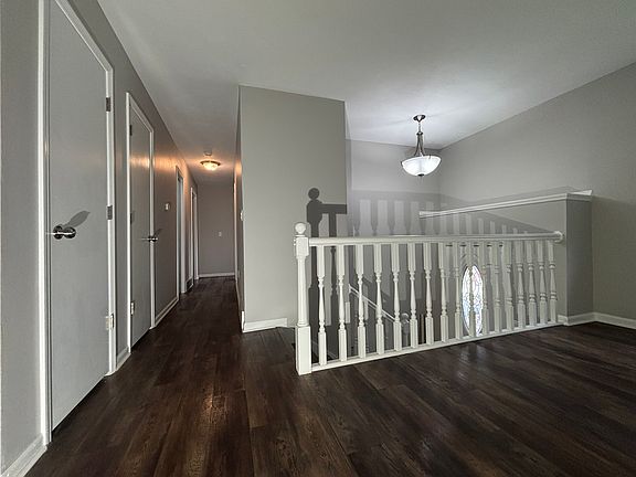 5th image of 13511 Grover St