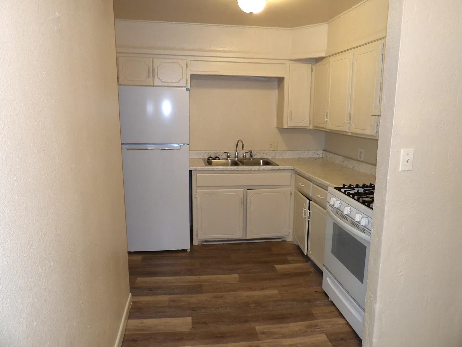 2 bed, 1031 sqft, $650 — Photo 3