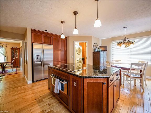 3rd image of 714 Wedgewood Dr