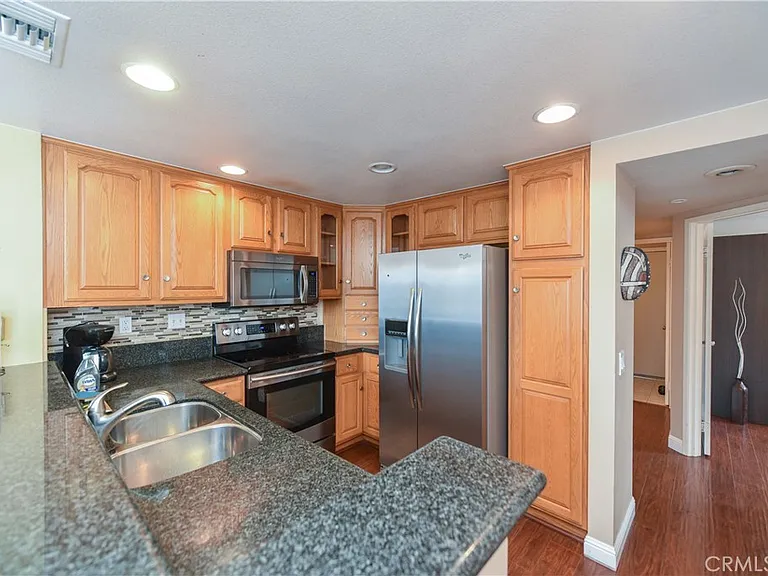 145 Stanford Ct #35 — Photo 8