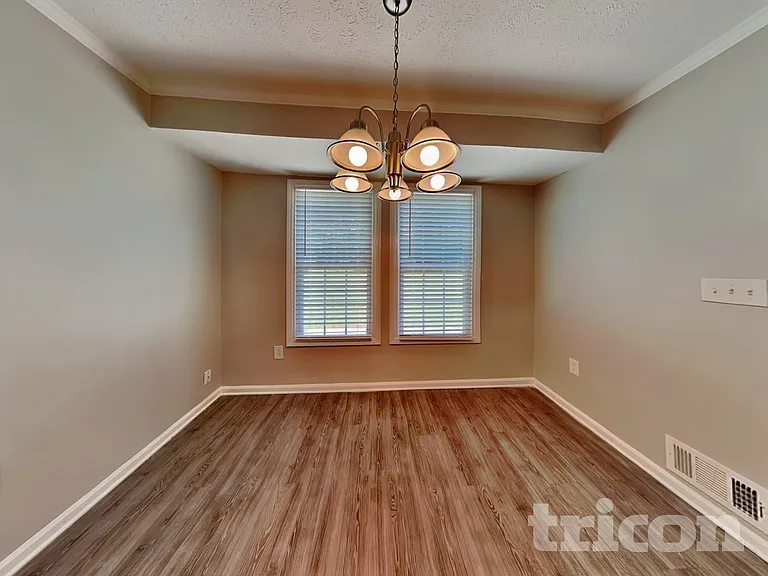 515 Westbridge Dr — Photo 7