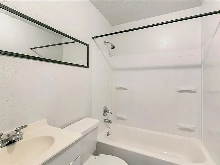 6001 Tullis Dr #6003 — Photo 9