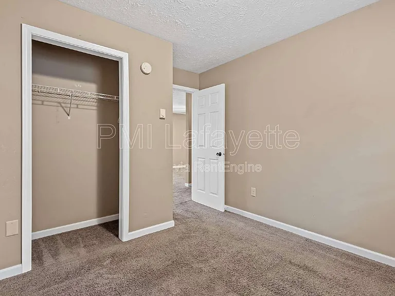 206 W Oxford St — Photo 5