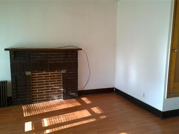 4th image of 1507-1509 Greensburg Rd
