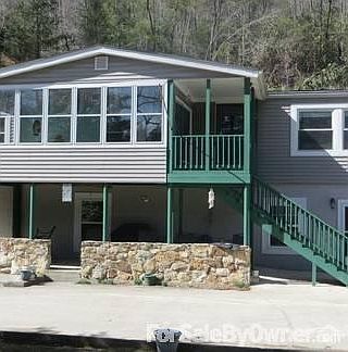 1st image of 28 Elise Dr
