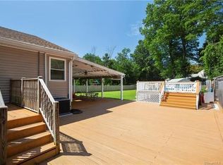 11 Vanech Dr, Stamford, CT 06905