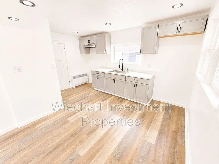 403 S Main St — Photo 15