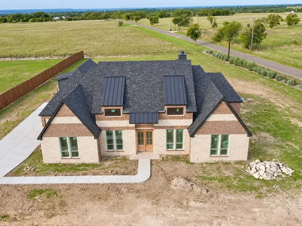 110 Maci Dr, Waxahachie, TX 75167