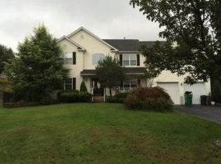 16 Dayna Dr, Monroe Twp, NJ 08831