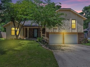 1110 Canterbury Ln, Liberty, MO 64068