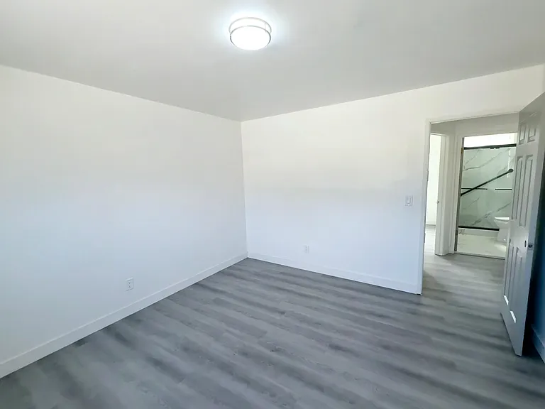 1546 Brighton Ave #C — Photo 15