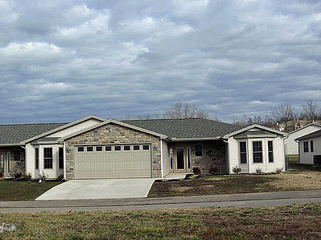 1st image of 128 Stoneridge Ct