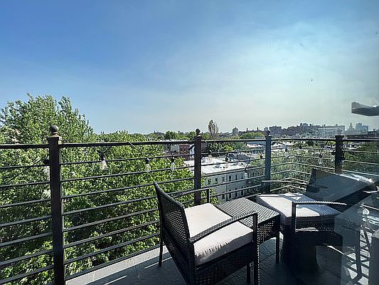 4th image of 812 Myrtle Ave #6D