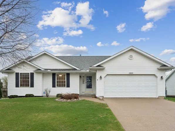 2315 E 57th St, Davenport, IA 52807