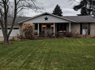 211 Woodland St SW, Hartville, OH 44632