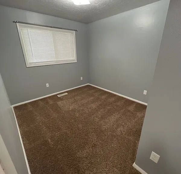 945 S 660 W — Photo 6