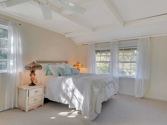 3rd image of 4 Stonywell Ct