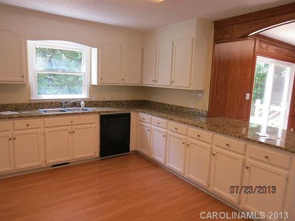5th image of 2945 Dry Creek Ct