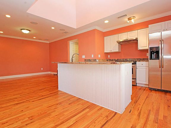 5th image of 1616 Live Oak Park