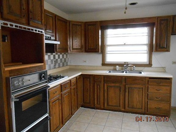 5th image of 19 Arapaho Dr