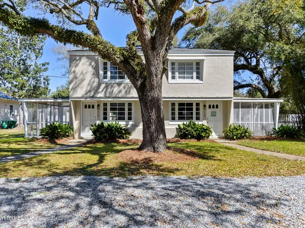 113/115 Bay View Ct, Bay Saint Louis, MS 39520