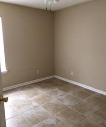 5th image of 135 Leeswood Cir