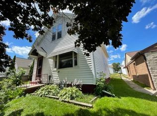 1934 S 9th St, Manitowoc, WI 54220