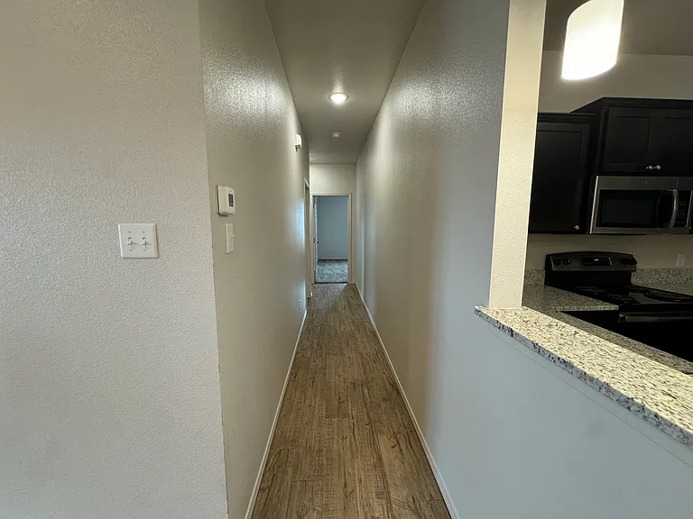 11824 Evanston Ave — Photo 17