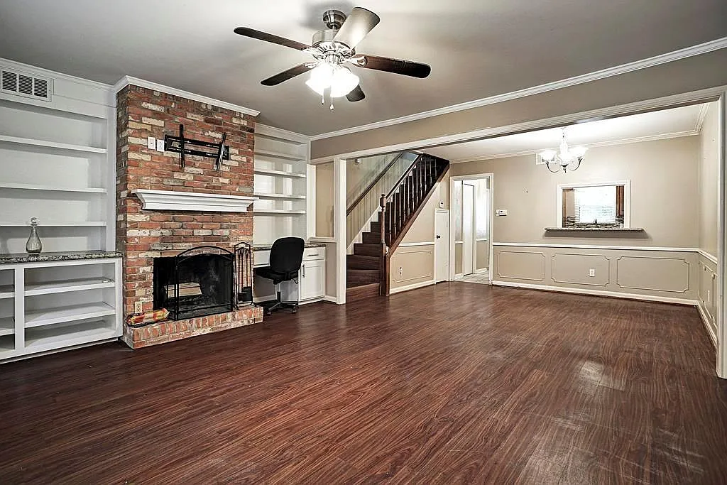 2 bed, 1.5 bath, 1296 sqft, $1,800 — Photo 2