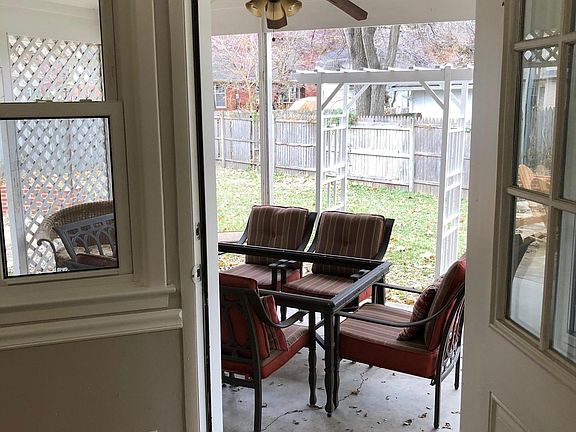 5th image of 9449 Lowell Ave