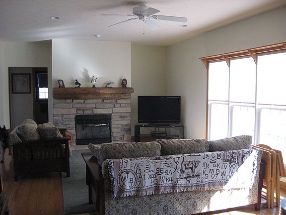 Great Room w/Woodburning Fireplace