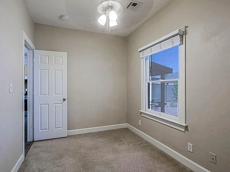 841 N 9th Ave — Photo 12