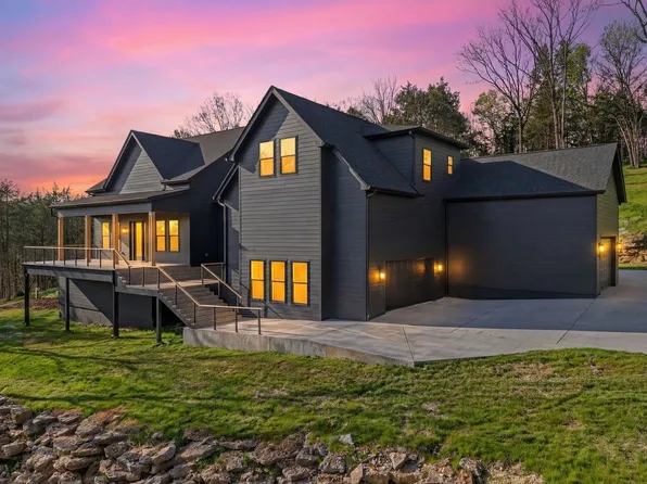 1480 Jacobs Rd, Columbia, TN 38401