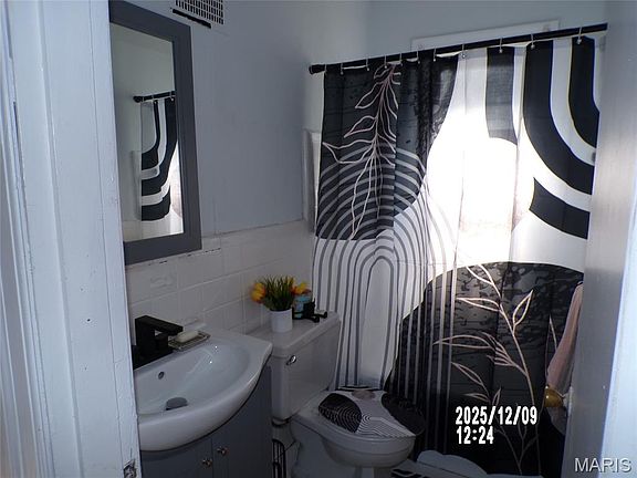 5th image of 308 Henquin Dr