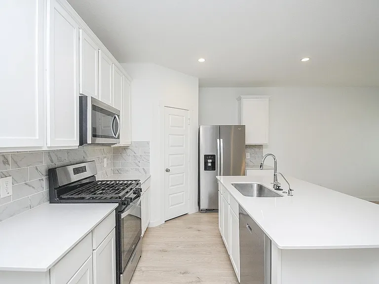 30030 Gallatin River Ln — Photo 11