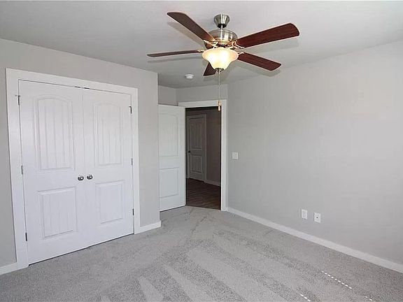 5th image of 442 Barbet Dr