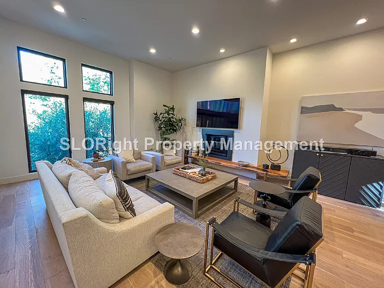 2279 San Luis Dr — Photo 5