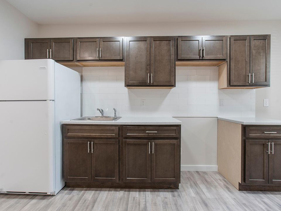 1st image of 1238 W Huntingdon St #17
