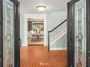 8411 NE 22nd Pl, Clyde Hill, WA 98004
